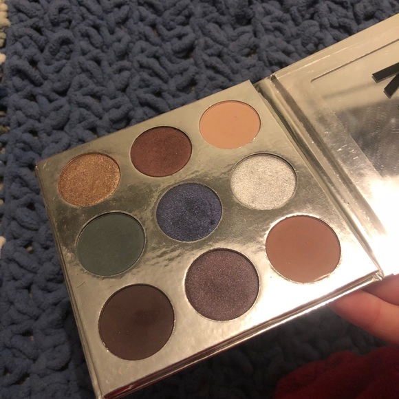 KYLIE Holiday 2016 Palette - Picture 2 of 4